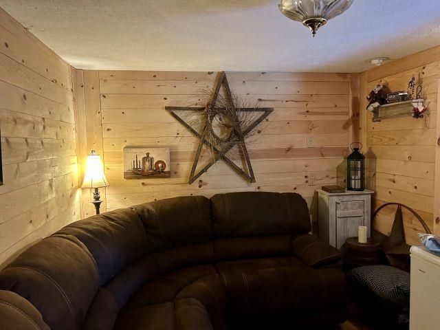 1447 Spring Valley Circle, Huntington, WV 25701