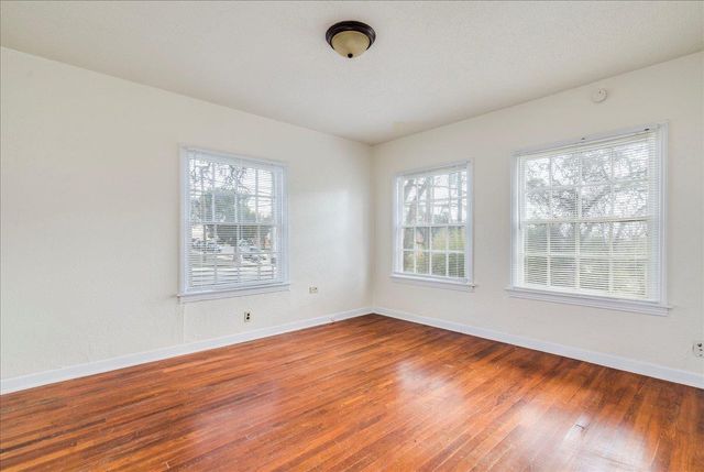 1119 N LBJ DR, San Marcos, TX 78666