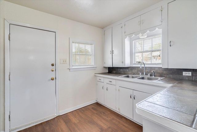 1119 N LBJ DR, San Marcos, TX 78666