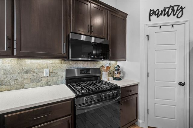 701 Melrose Place, Bentonville, AR 72712