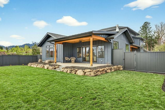 218 Alicia Avenue, Ashland, OR 97520