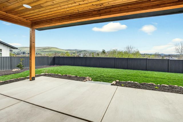 218 Alicia Avenue, Ashland, OR 97520