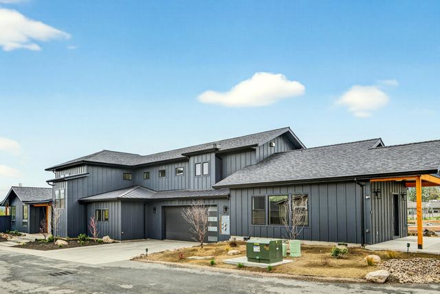 218 Alicia Avenue, Ashland, OR 97520