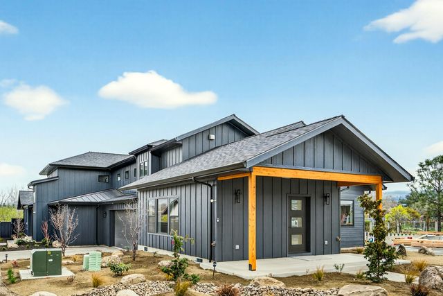 218 Alicia Avenue, Ashland, OR 97520