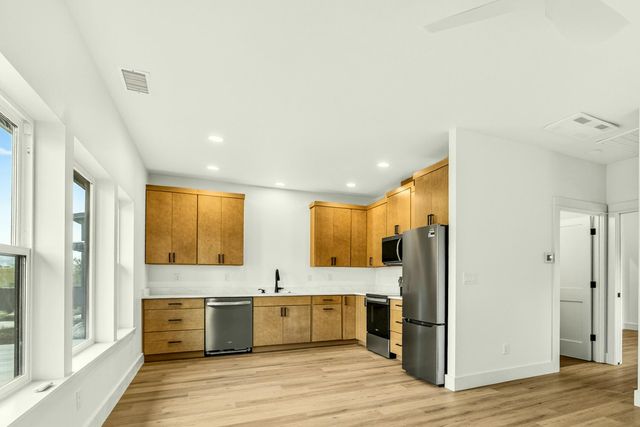 218 Alicia Avenue, Ashland, OR 97520