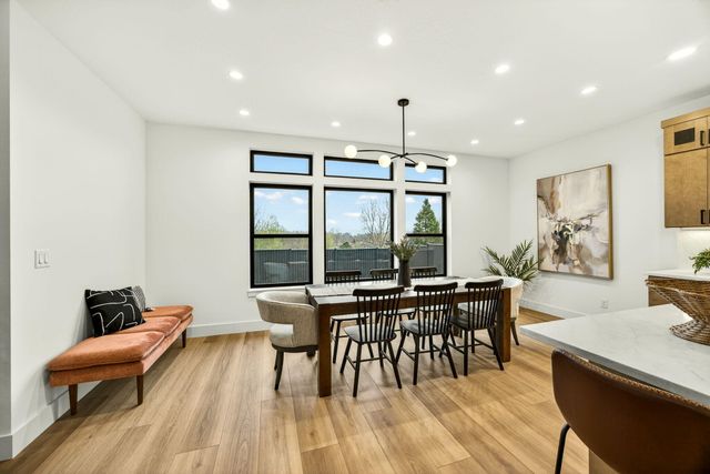 218 Alicia Avenue, Ashland, OR 97520