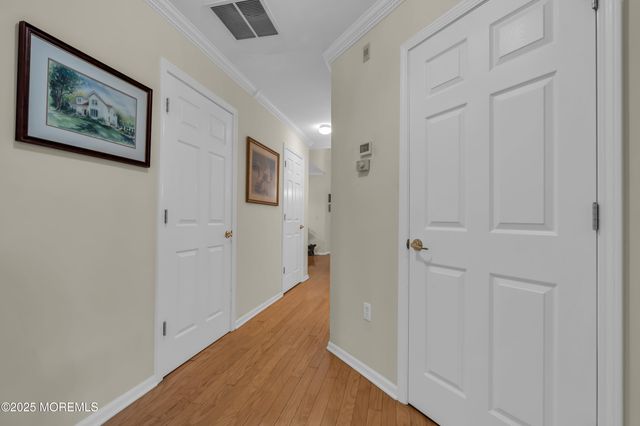 27 Strawberry Lane, Lakewood, NJ 08701