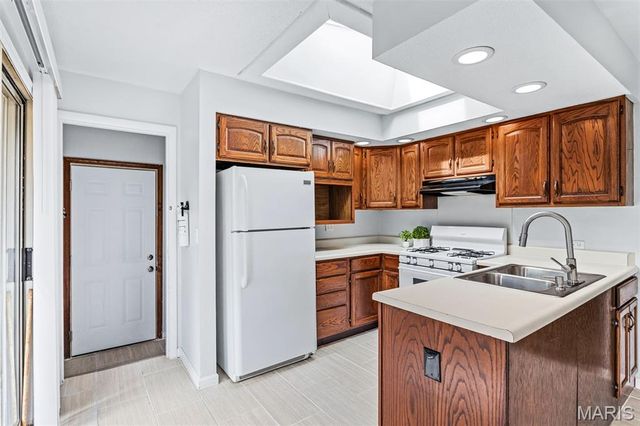 1060 Loveland Drive, Florissant, MO 63031