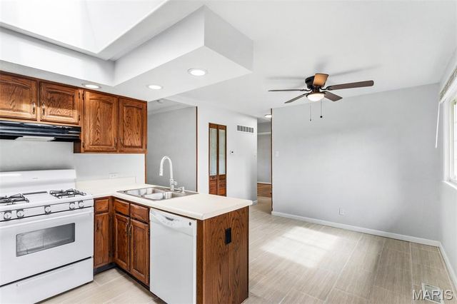 1060 Loveland Drive, Florissant, MO 63031