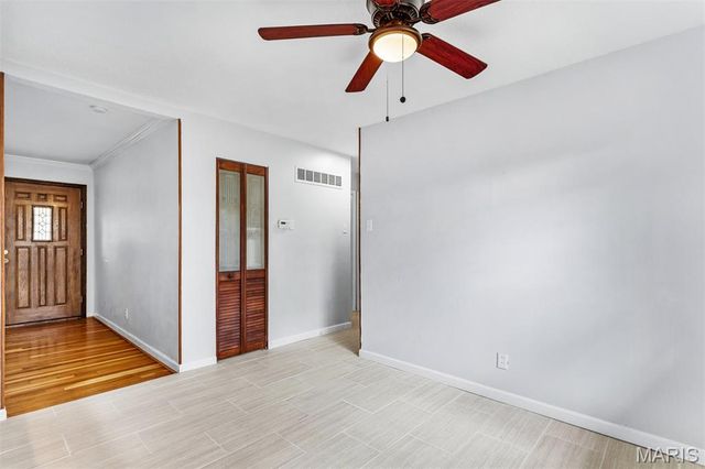1060 Loveland Drive, Florissant, MO 63031