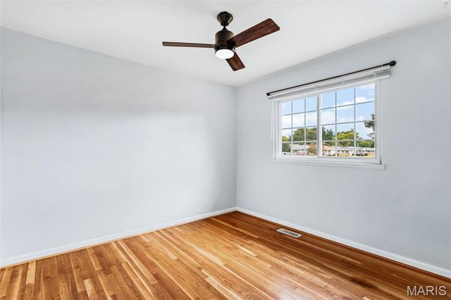 1060 Loveland Drive, Florissant, MO 63031