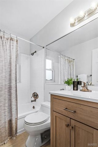 1060 Loveland Drive, Florissant, MO 63031