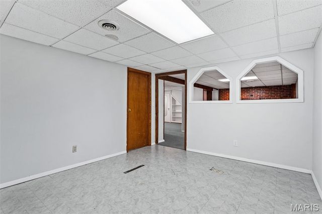 1060 Loveland Drive, Florissant, MO 63031