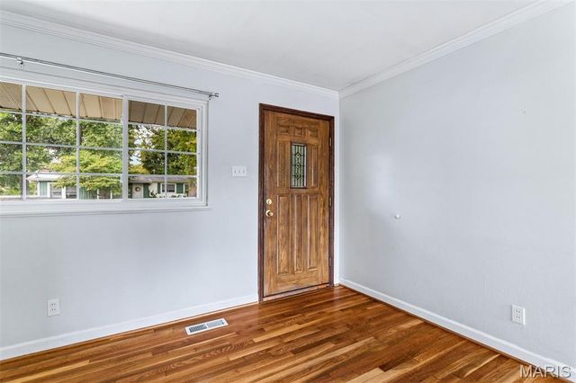 1060 Loveland Drive, Florissant, MO 63031