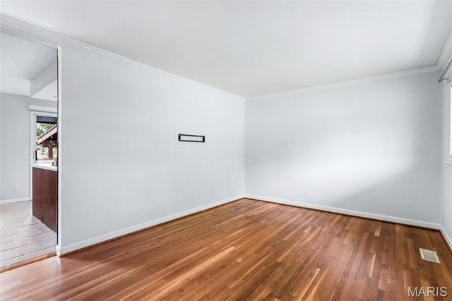 1060 Loveland Drive, Florissant, MO 63031