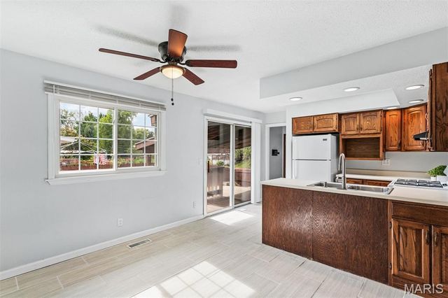 1060 Loveland Drive, Florissant, MO 63031