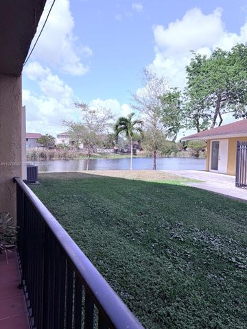 15470 SW 82nd Ln 316, Miami, FL 33193