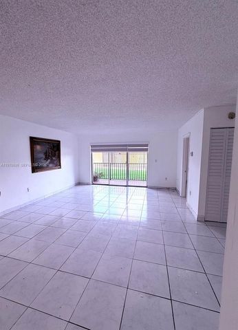 15470 SW 82nd Ln 316, Miami, FL 33193