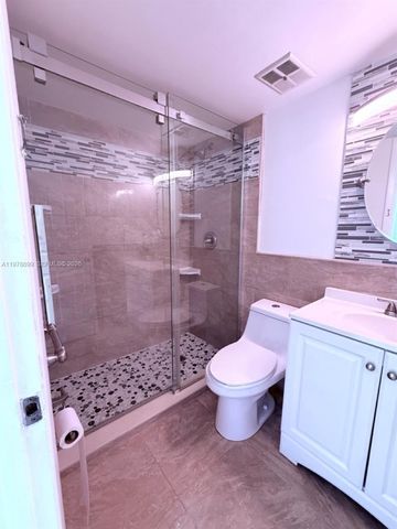 15470 SW 82nd Ln 316, Miami, FL 33193