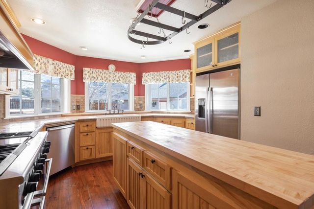 46712 Pioneer Town Road, Big Bear, CA 92314