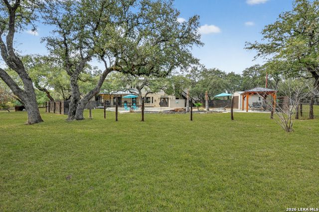101 Cibolo Hollow N, Fair Oaks Ranch, TX 78015