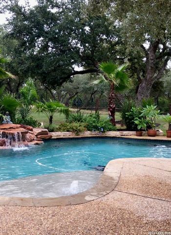 101 Cibolo Hollow N, Fair Oaks Ranch, TX 78015