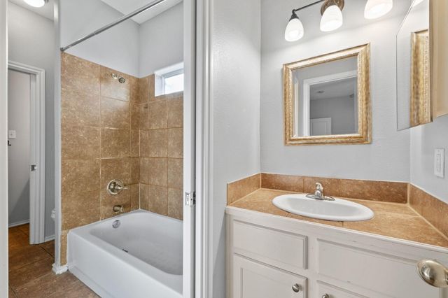 2906 Pearl ST B, Austin, TX 78705