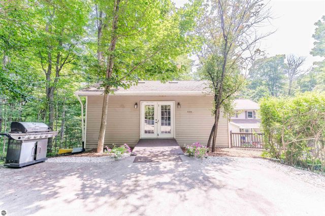 4020 Gaddi Drive, Traverse City, MI 49684
