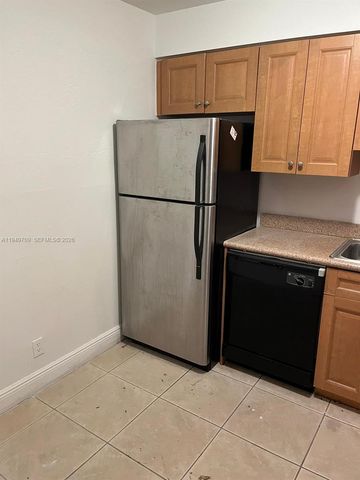 5221 Geneva Way 302, Doral, FL 33166