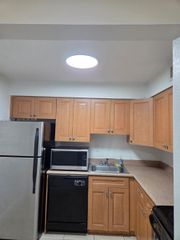 5221 Geneva Way 302, Doral, FL 33166