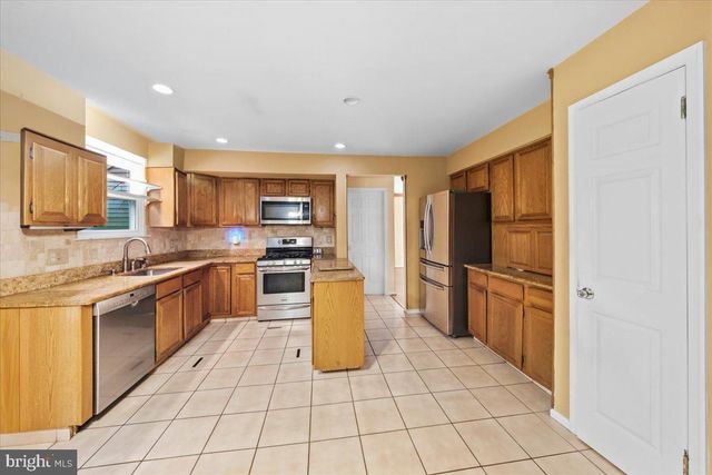 21 CHATHAM DR, Voorhees, NJ 08043
