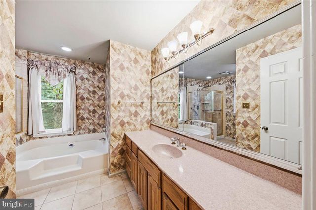 21 CHATHAM DR, Voorhees, NJ 08043