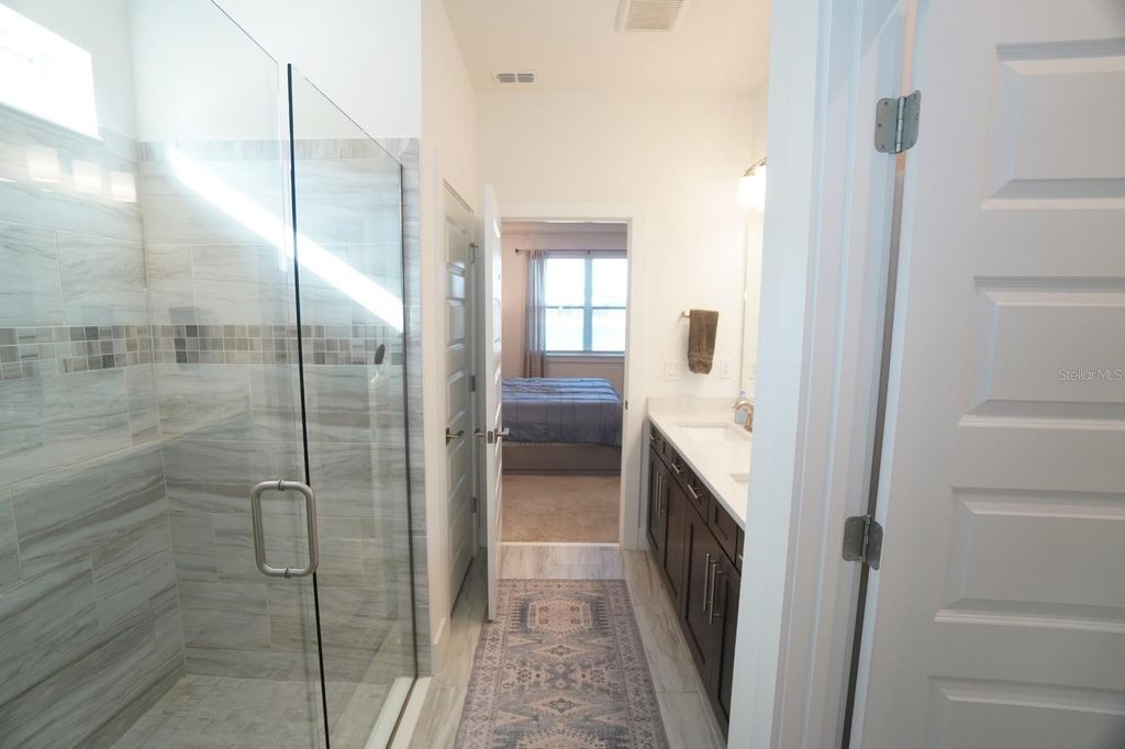 Image 17 of property listing at 13705 FLAT WOODS TERRACE, Bradenton, FL 34211