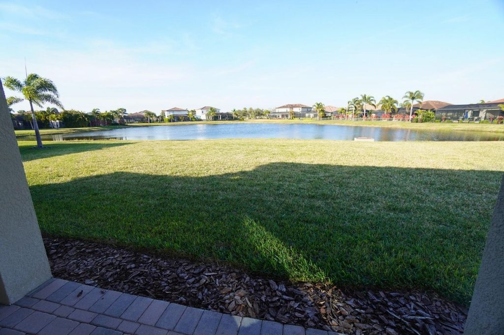 Image 32 of property listing at 13705 FLAT WOODS TERRACE, Bradenton, FL 34211