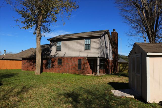 113 Silver Bay Lane, Lake Jackson, TX 77566