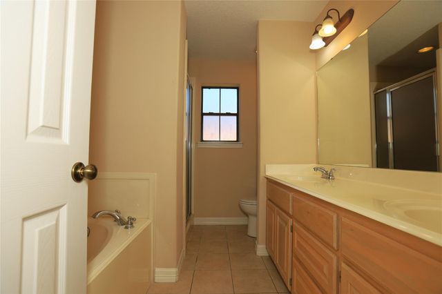 113 Silver Bay Lane, Lake Jackson, TX 77566