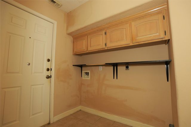 113 Silver Bay Lane, Lake Jackson, TX 77566