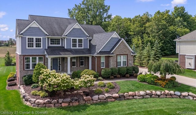 52365 Trailwood Dr, Lyon Charter Township, MI 48178