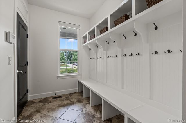 52365 Trailwood Dr, Lyon Charter Township, MI 48178