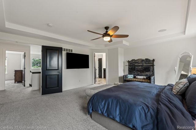 52365 Trailwood Dr, Lyon Charter Township, MI 48178