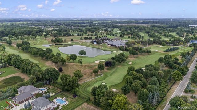52365 Trailwood Dr, Lyon Charter Township, MI 48178