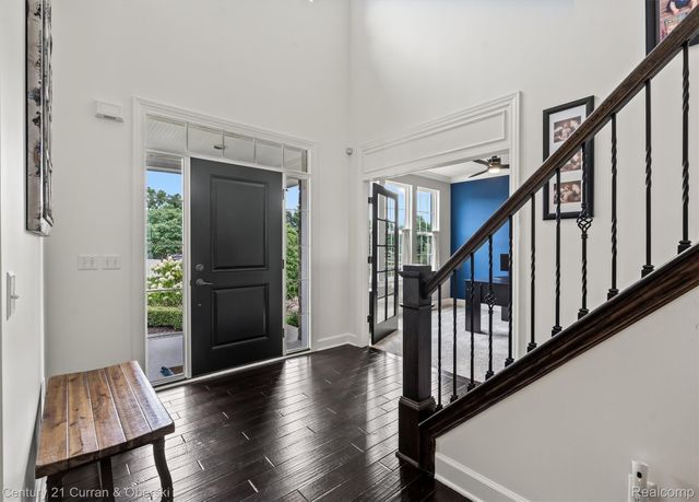 52365 Trailwood Dr, Lyon Charter Township, MI 48178