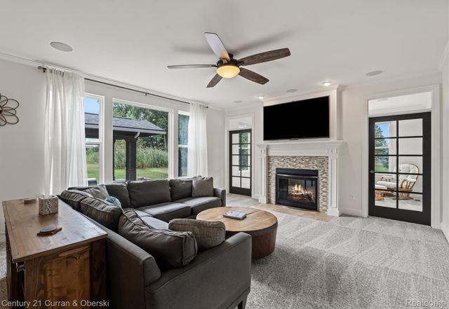 52365 Trailwood Dr, Lyon Charter Township, MI 48178