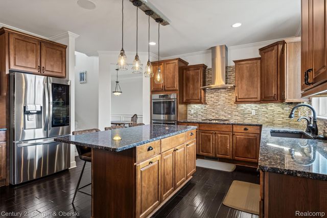 52365 Trailwood Dr, Lyon Charter Township, MI 48178