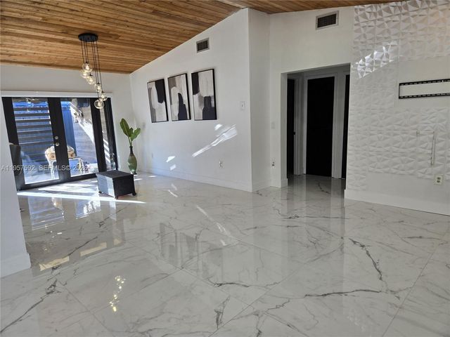 7371 SW 113th Cir Pl, Miami, FL 33173