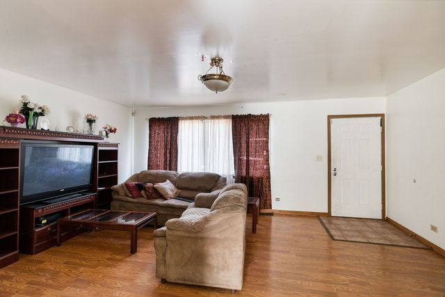 10435 W Chaplin Avenue, Beach Park, IL 60099