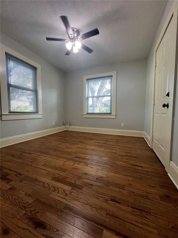 402 W PARIS STREET, Tampa, FL 33604