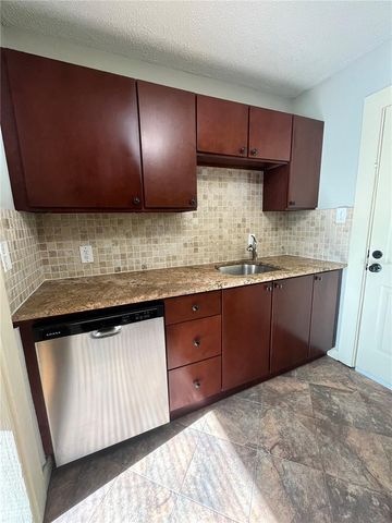 402 W PARIS STREET, Tampa, FL 33604