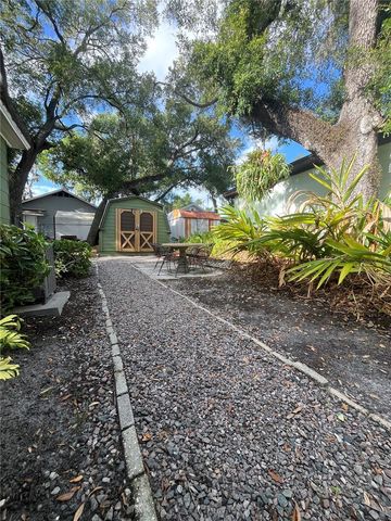 402 W PARIS STREET, Tampa, FL 33604