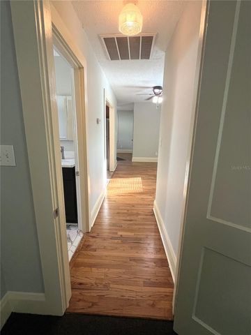 402 W PARIS STREET, Tampa, FL 33604